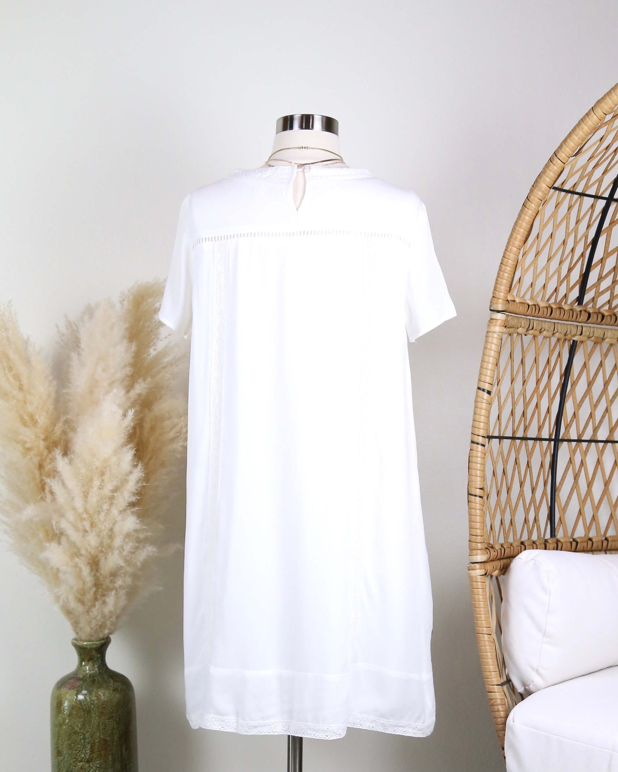 MakeUpToBreakUpFloralEmbroideredShiftDressinIvory4